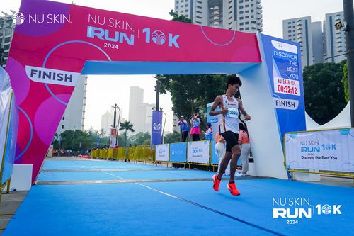 Race photo from Nu Skin Run 10K