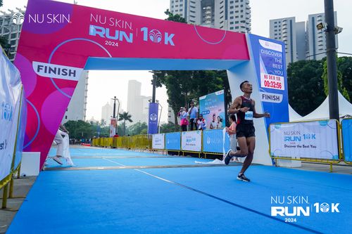 Race photo from Nu Skin Run 10K