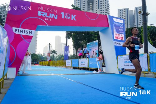 Race photo from Nu Skin Run 10K