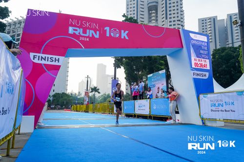Race photo from Nu Skin Run 10K