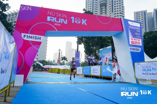 Race photo from Nu Skin Run 10K