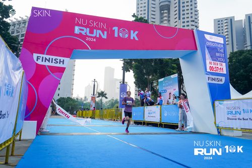 Race photo from Nu Skin Run 10K