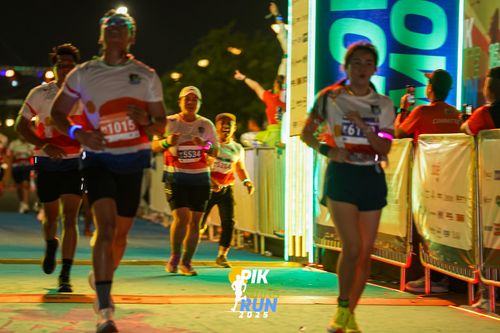 Race photo from PIK NITE RUN 2025