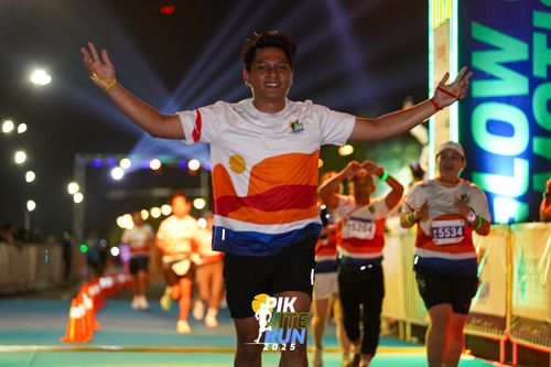 Race photo from PIK NITE RUN 2025