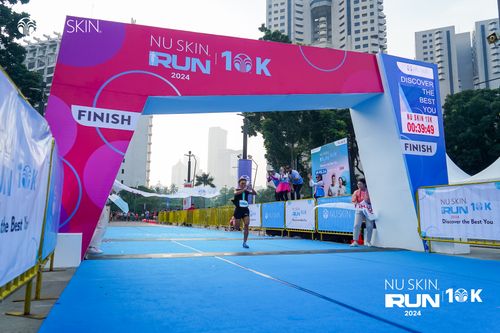 Race photo from Nu Skin Run 10K