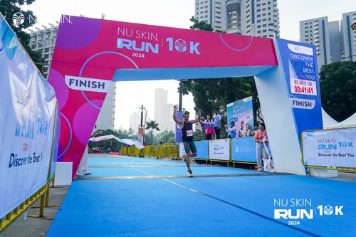 Race photo from Nu Skin Run 10K
