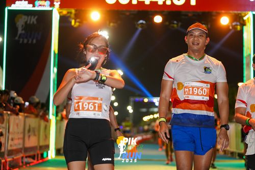 Race photo from PIK NITE RUN 2025