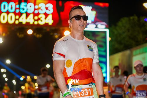 Race photo from PIK NITE RUN 2025