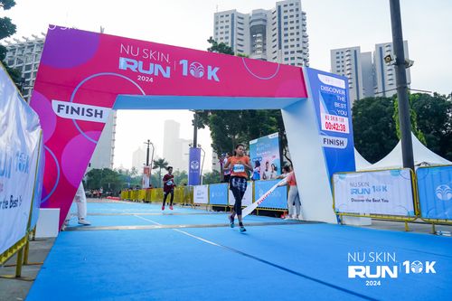 Race photo from Nu Skin Run 10K