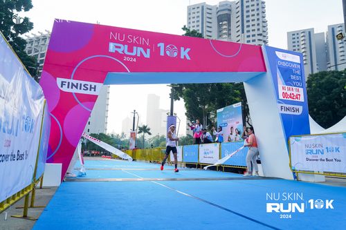 Race photo from Nu Skin Run 10K