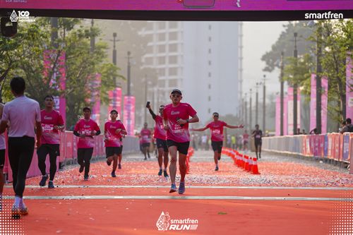 Race photo from Smartfren Run 2025 