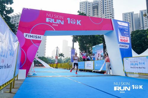 Race photo from Nu Skin Run 10K