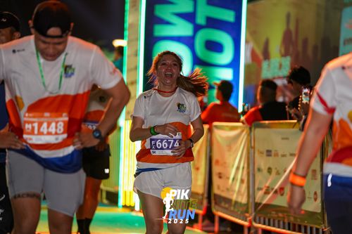 Race photo from PIK NITE RUN 2025