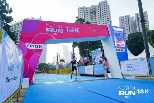 Race photo from Nu Skin Run 10K