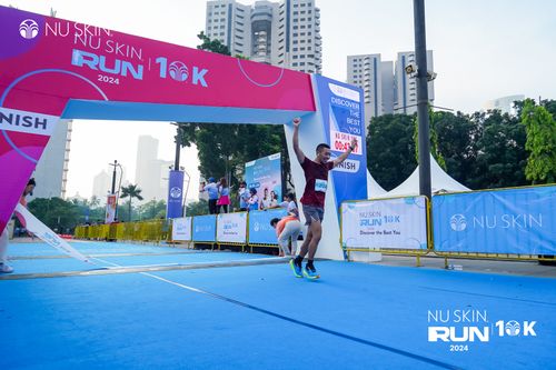 Race photo from Nu Skin Run 10K