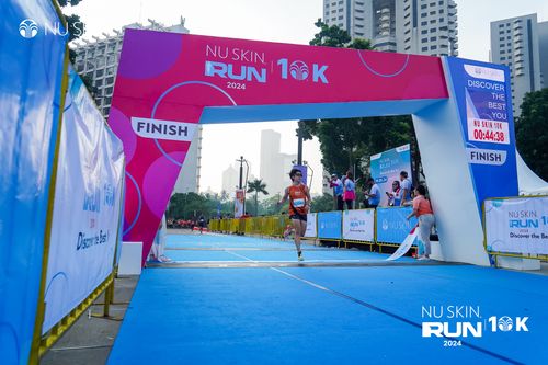 Race photo from Nu Skin Run 10K