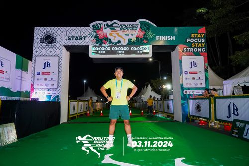 Race photo from Arutmin Borneo Run 2024