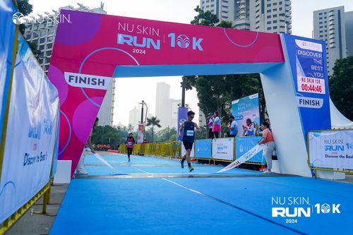 Race photo from Nu Skin Run 10K