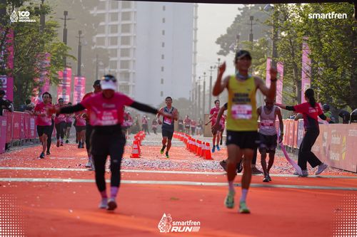 Race photo from Smartfren Run 2025 