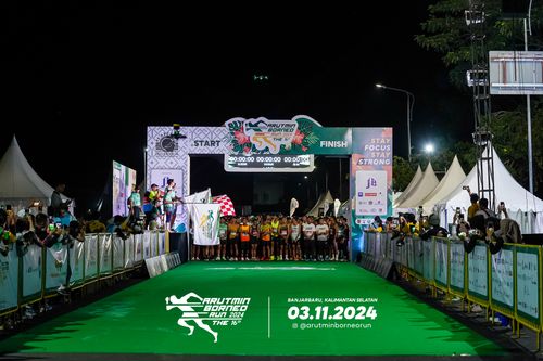 Race photo from Arutmin Borneo Run 2024