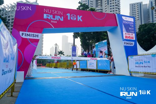 Race photo from Nu Skin Run 10K