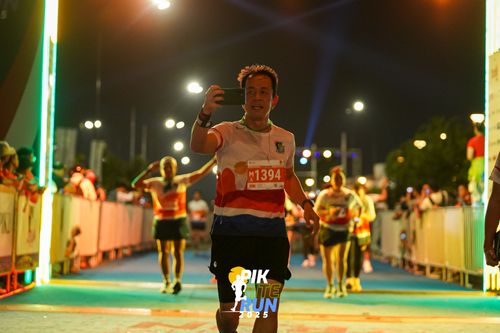 Race photo from PIK NITE RUN 2025
