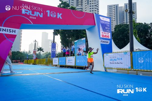 Race photo from Nu Skin Run 10K