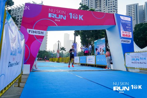 Race photo from Nu Skin Run 10K