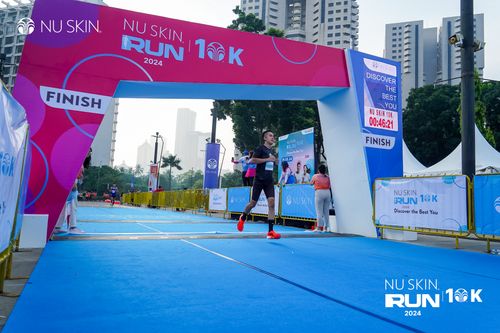 Race photo from Nu Skin Run 10K