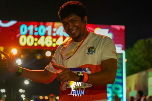Race photo from PIK NITE RUN 2025