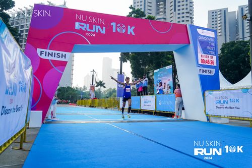 Race photo from Nu Skin Run 10K