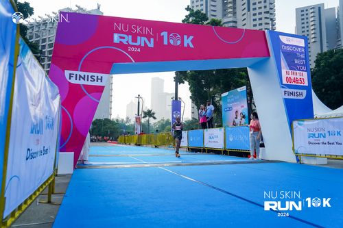 Race photo from Nu Skin Run 10K