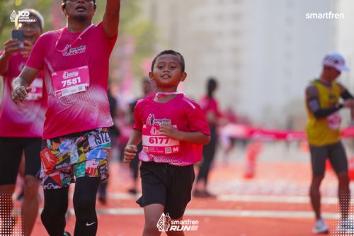Race photo from Smartfren Run 2025 