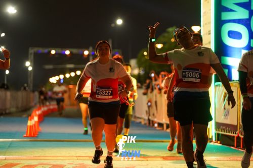 Race photo from PIK NITE RUN 2025