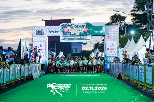 Race photo from Arutmin Borneo Run 2024