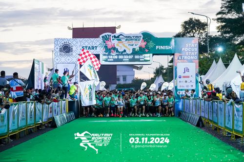Race photo from Arutmin Borneo Run 2024