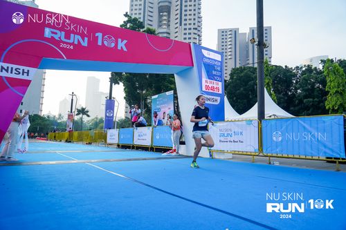 Race photo from Nu Skin Run 10K