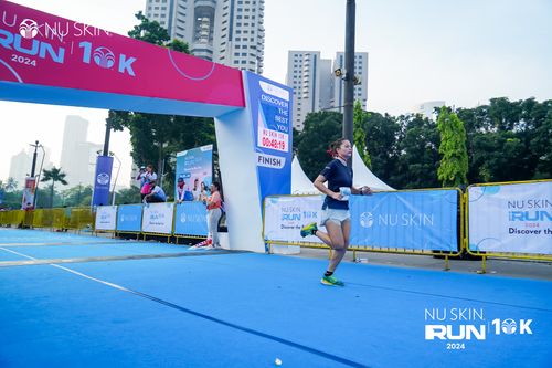 Race photo from Nu Skin Run 10K