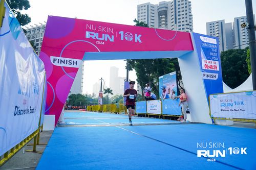 Race photo from Nu Skin Run 10K