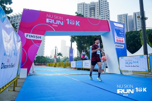 Race photo from Nu Skin Run 10K