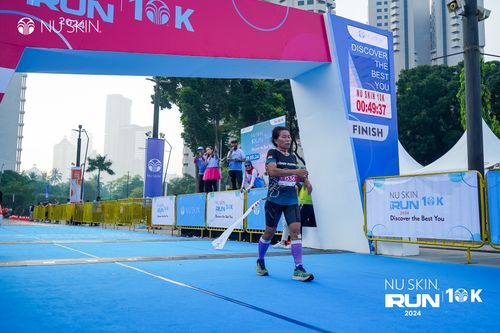 Race photo from Nu Skin Run 10K