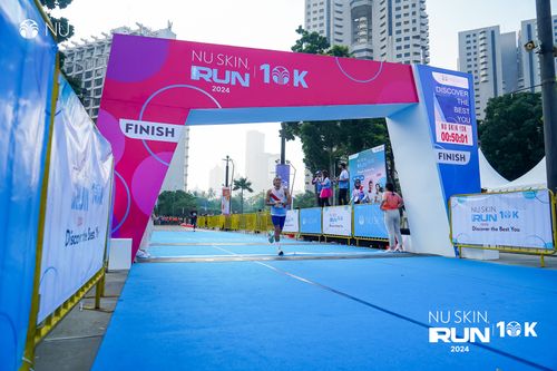 Race photo from Nu Skin Run 10K
