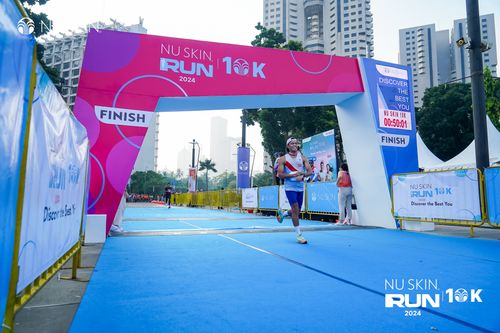 Race photo from Nu Skin Run 10K