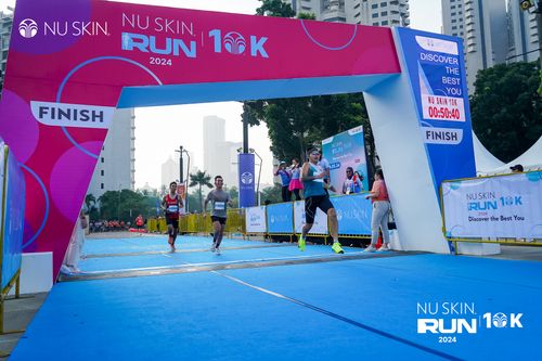 Race photo from Nu Skin Run 10K