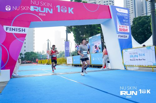Race photo from Nu Skin Run 10K