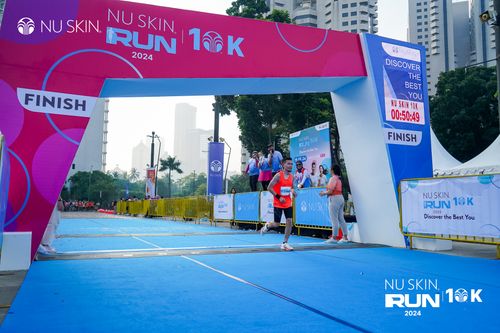 Race photo from Nu Skin Run 10K