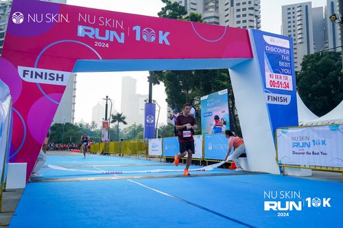 Race photo from Nu Skin Run 10K