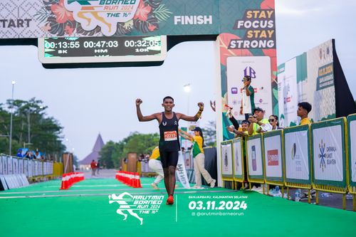 Race photo from Arutmin Borneo Run 2024