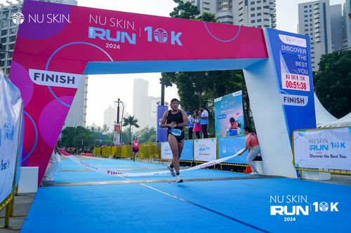 Race photo from Nu Skin Run 10K