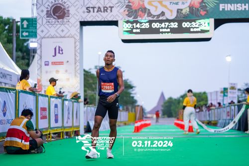 Race photo from Arutmin Borneo Run 2024